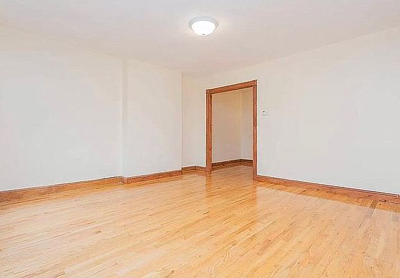 3rd image of 148-14 11th Ave #1