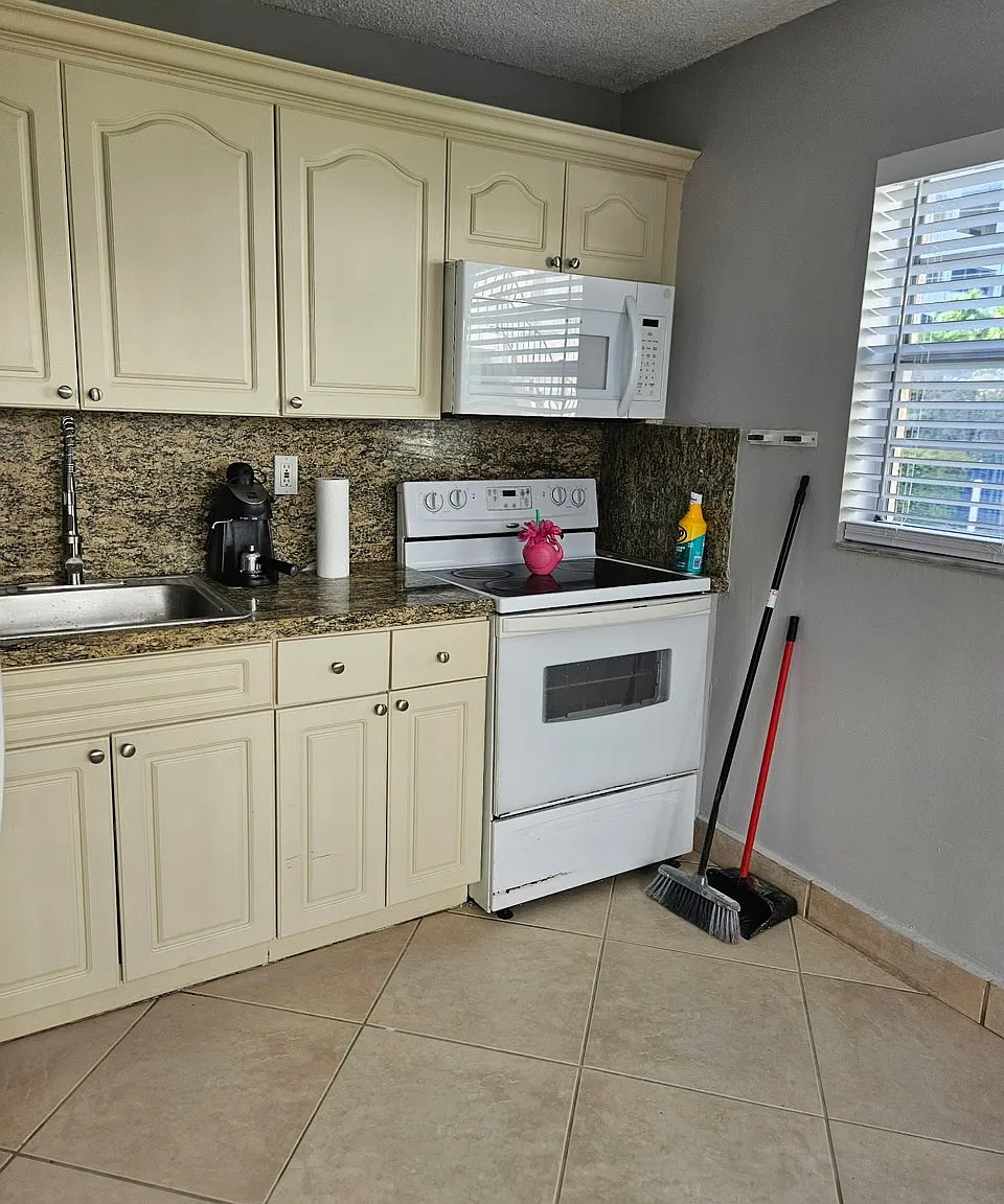 2 bed, 660 sqft, $2,000 — Photo 4