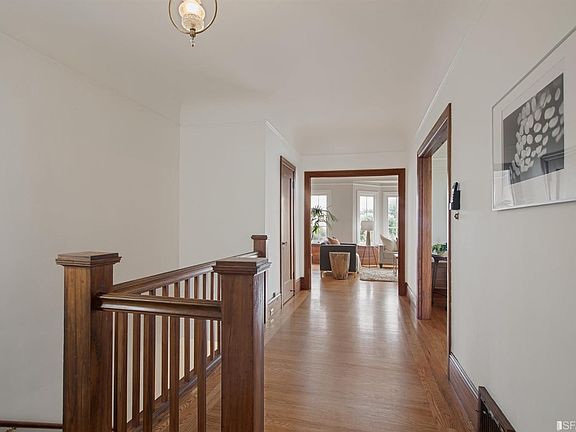 3rd image of 447 38th Ave