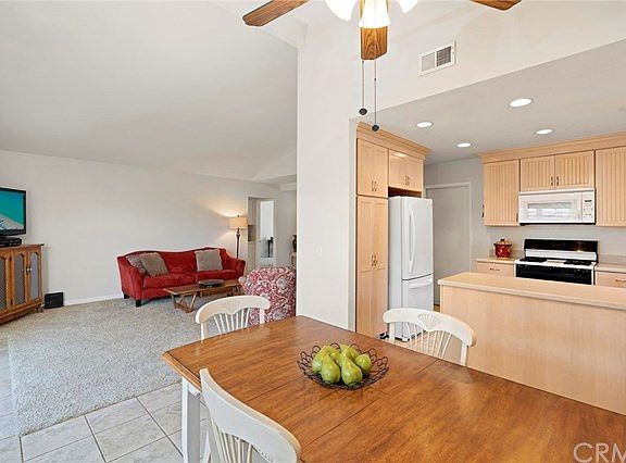 4th image of 1810 N Budlong Cir