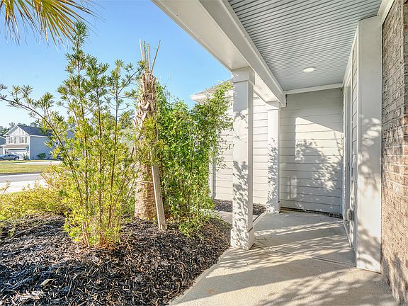 3rd image of 104 Claremont Ct