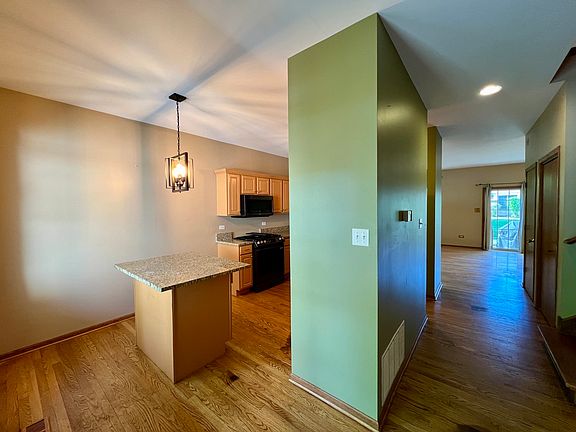 4th image of 9048 Mansfield Dr