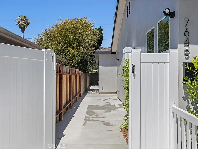7645 Melvin Ave — Photo 2