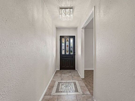 4th image of 2518 Henderson Ln