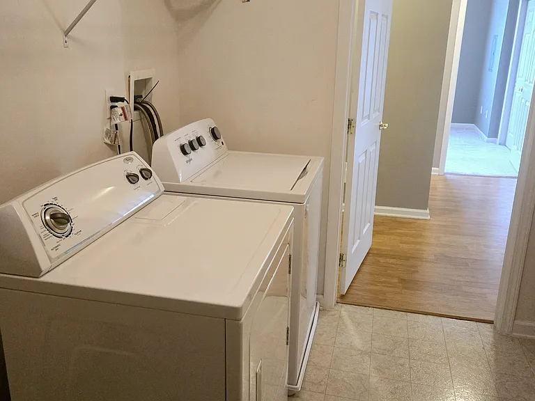 521 Sloan Ct — Photo 14