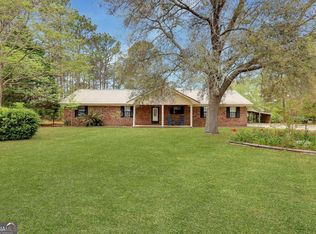 1279 Spring Grove Rd, Jesup, GA 31545