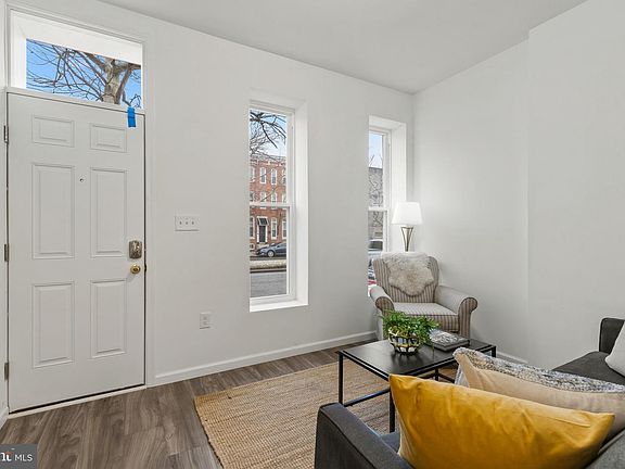 2nd image of 1329 N Fulton Ave