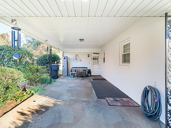 5th image of 717 Clearwater Ave
