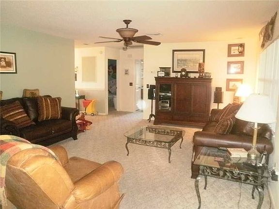 2nd image of 1600 Gulf Rd