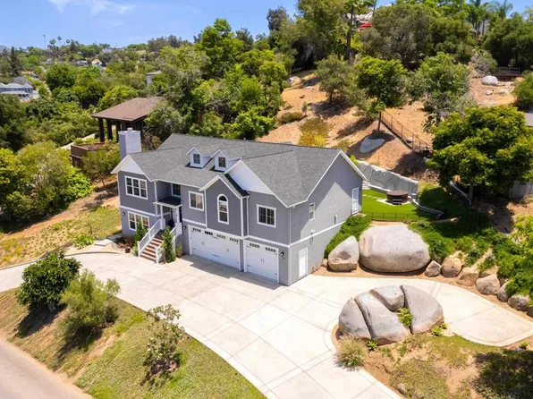 1374 York Dr, Vista, CA 92084