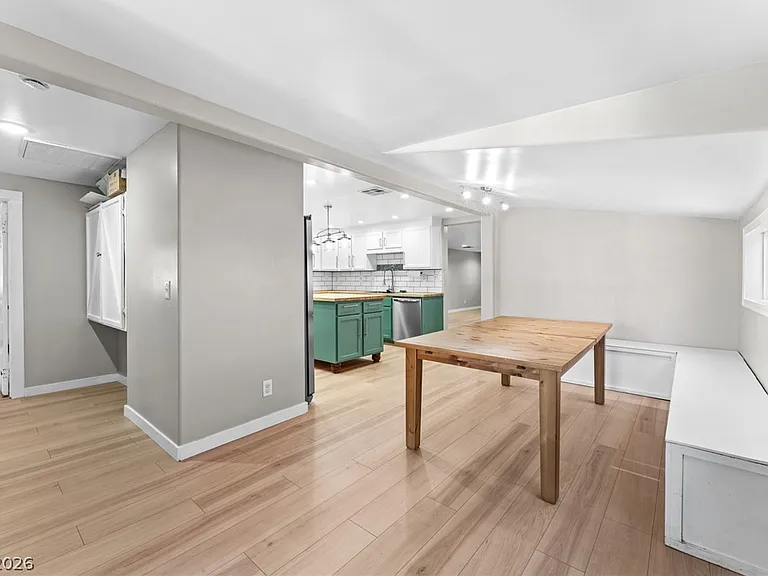 605 L Ave — Photo 25