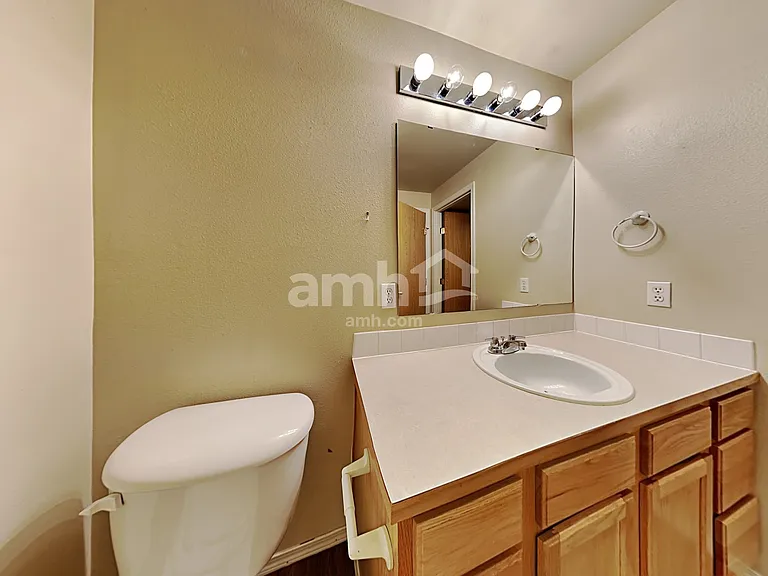 2709 9th St SE — Photo 12