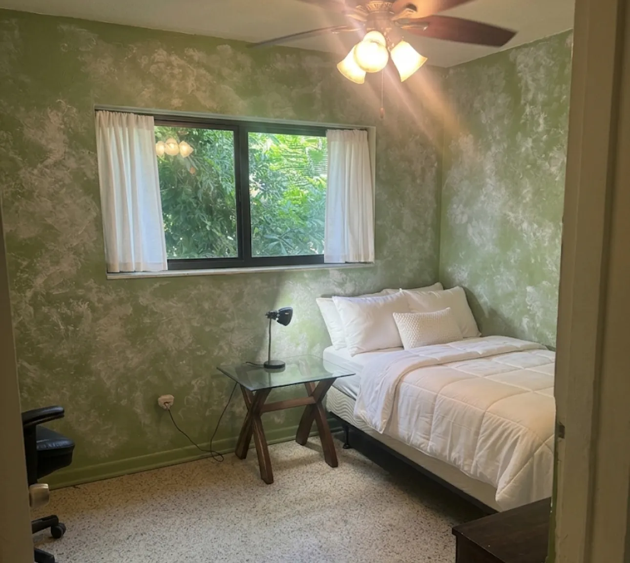 4 bed, 1601 sqft, $1,200 — Photo 1
