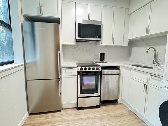 3rd image of 205 2nd Ave APT 2D