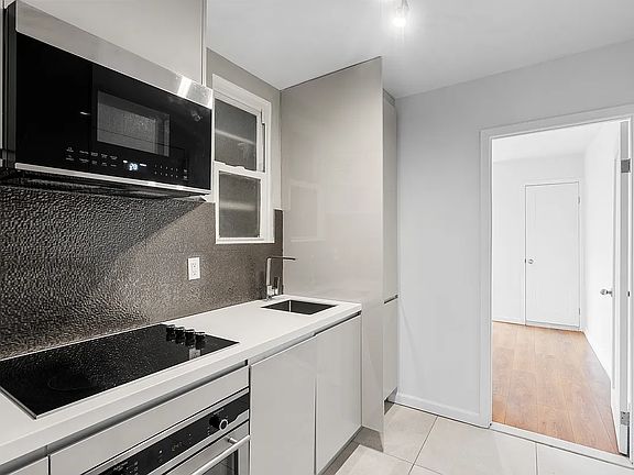5th image of 723 11th Ave #3A