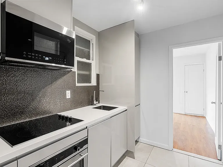 723 11th Ave #5C — Photo 6