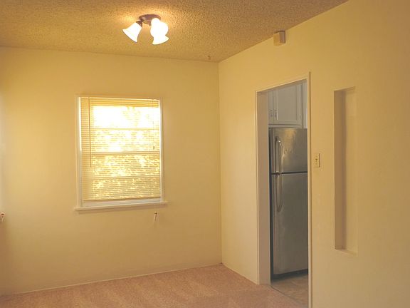 5th image of 424 S Juanita Ave