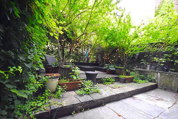 Rented by KYLM, LLC | media 25