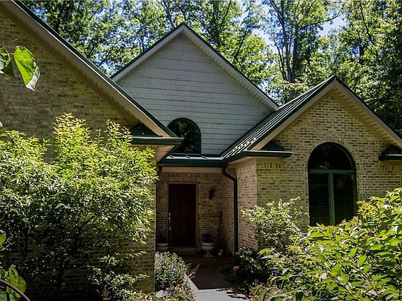 2nd image of 635 Oak Run Dr
