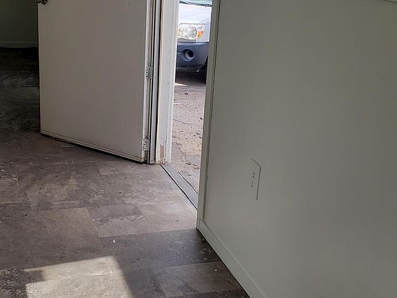 5th image of 16669 D St #32