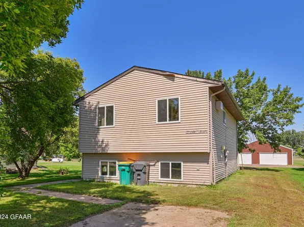 415 Oak Ave, Hatton, ND 58240