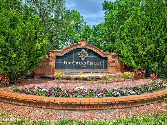 2nd image of 13810 SUTTON PARK Drive #910