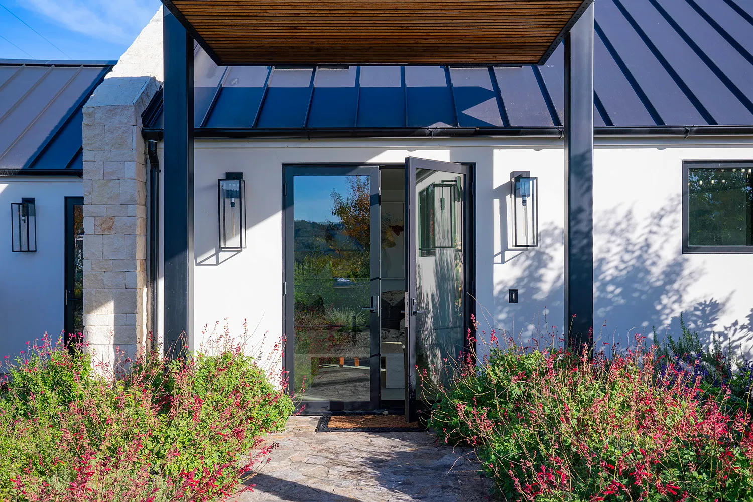 2 bed, 2.5 bath, 1500 sqft, $20,000 — Photo 3