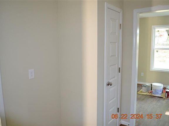 5th image of 30 Wiggins Ln