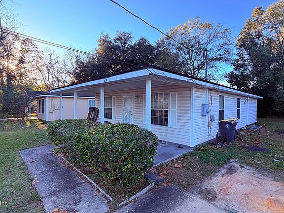 4th image of 1831 BROADWAY Avenue