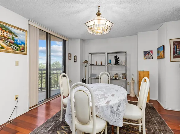 401 Harmon Cove Tower image 13 of 47