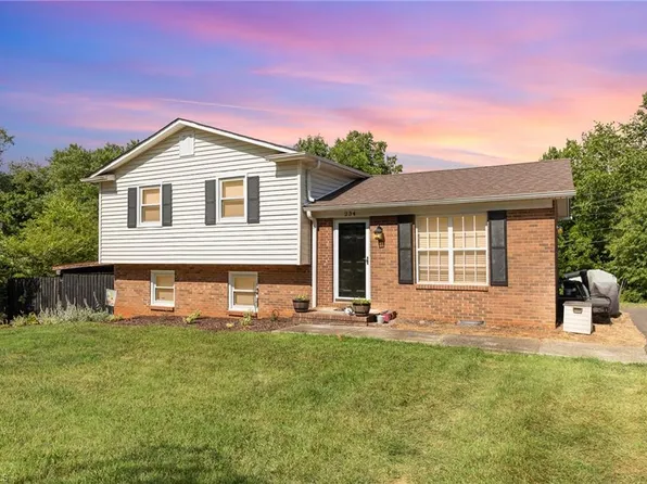 234 Turfwood Ln, King, NC 27021