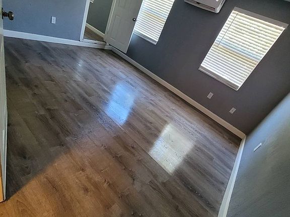 3rd image of 1215 Melrose Ave S #2