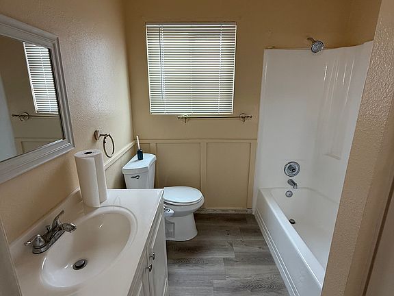 4th image of 1260 E Washington Ave #7
