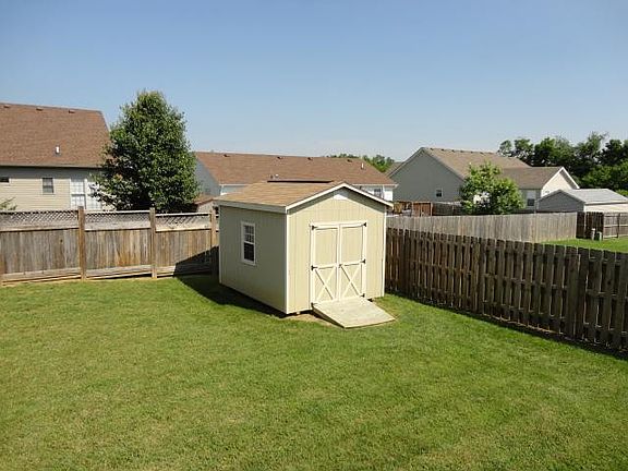 3rd image of 408 Pinehurst Dr