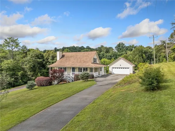 206 Piney Woods Dr, Ellijay, GA 30536