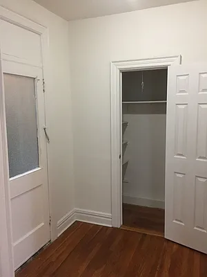 Rented by Metroline Realty | media 40