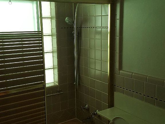 5th image of 9772 Colony Dr