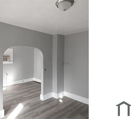 3rd image of 3807 E 50th St