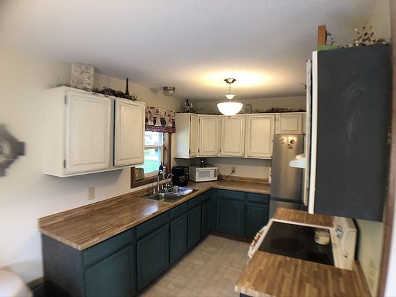 4th image of 420 W 18th St
