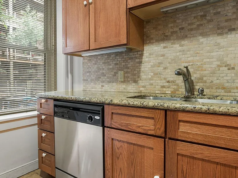 1401 Willow St #2 — Photo 14