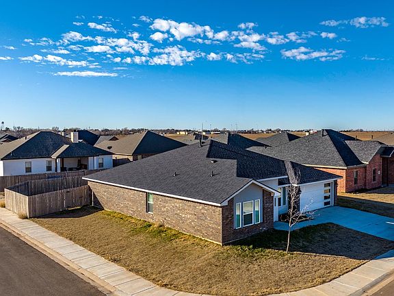 3rd image of 401 Cowboy Ln