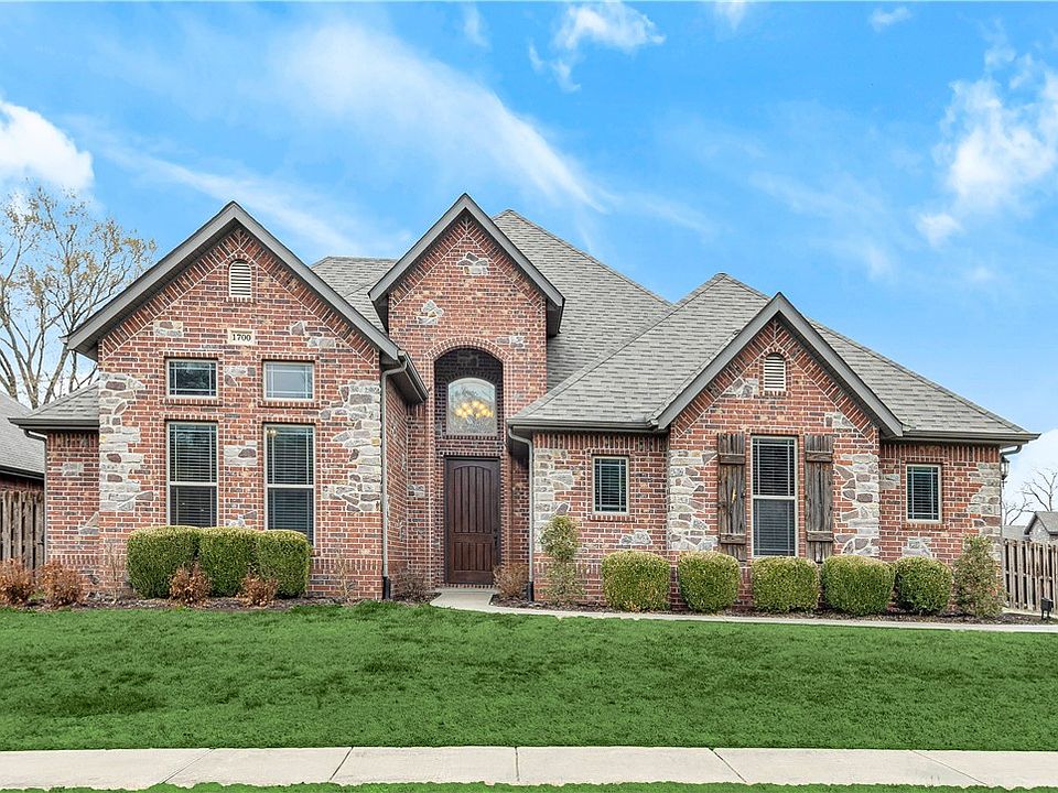 1st image of 1700 NE Steinbeck Dr