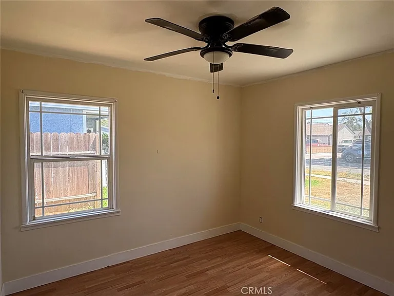 13727 Fairford Ave — Photo 10