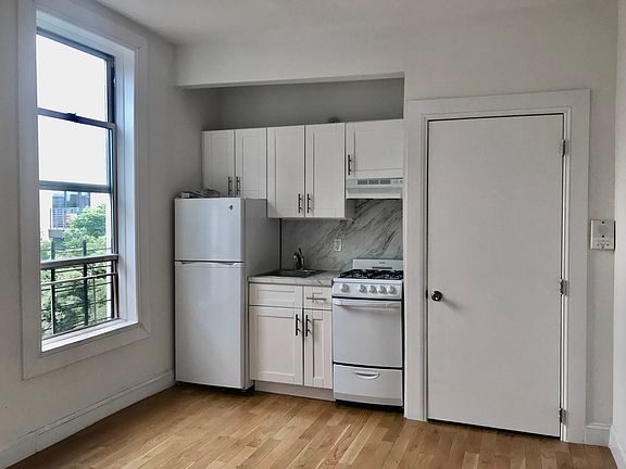 4th image of 2 W 120th St APT 5N