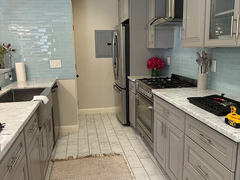 320 N 1st St #2 — Photo 9