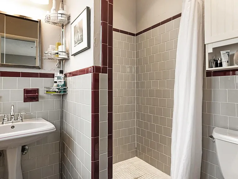 2156 NE 27th Dr — Photo 20