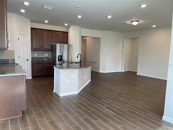 5th image of 33115 Frogs Leap Ln