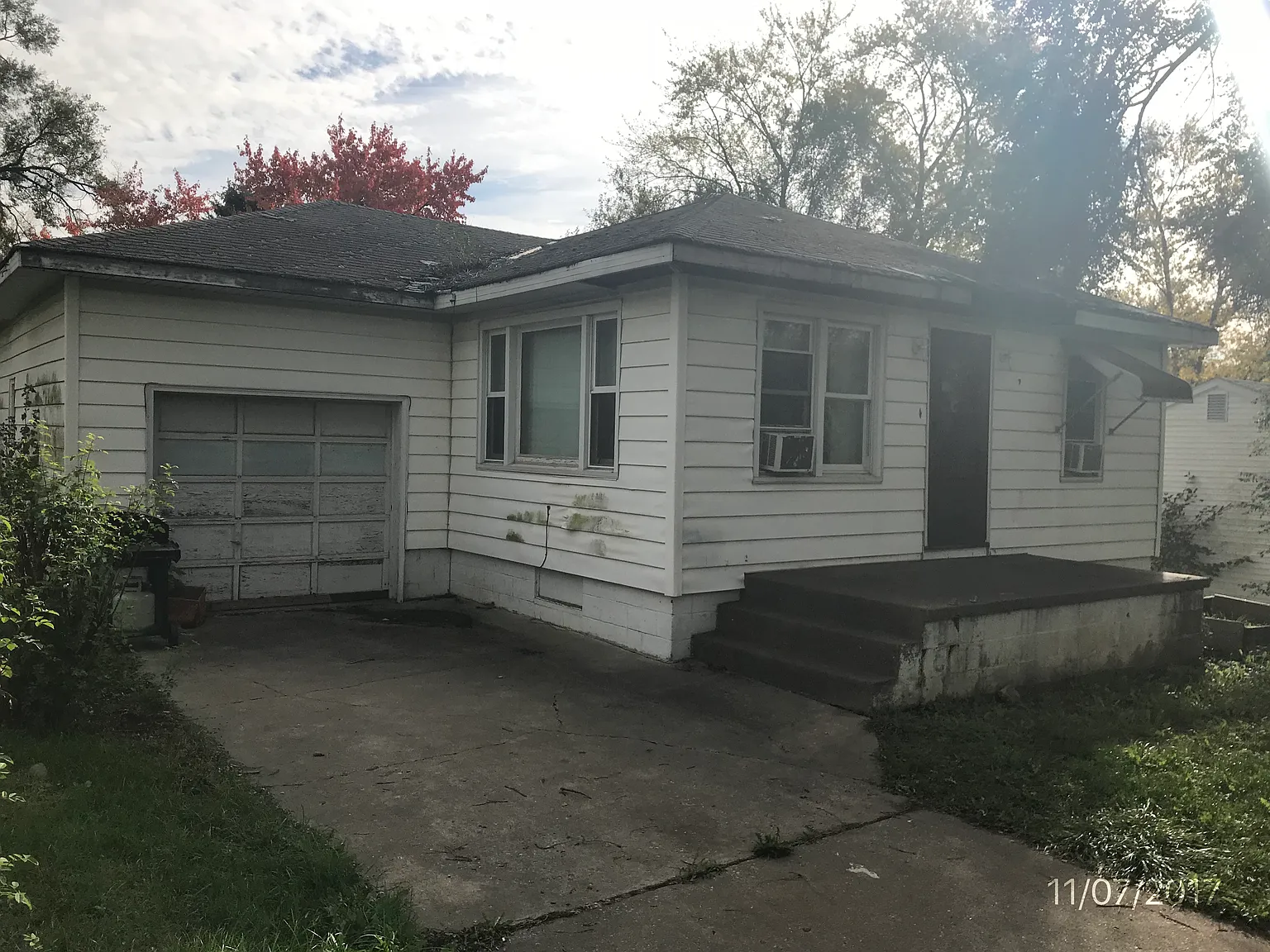 708 S Stewart St photo 1