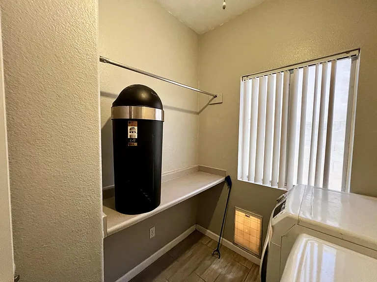 1631 N Garrett Dr — Photo 15