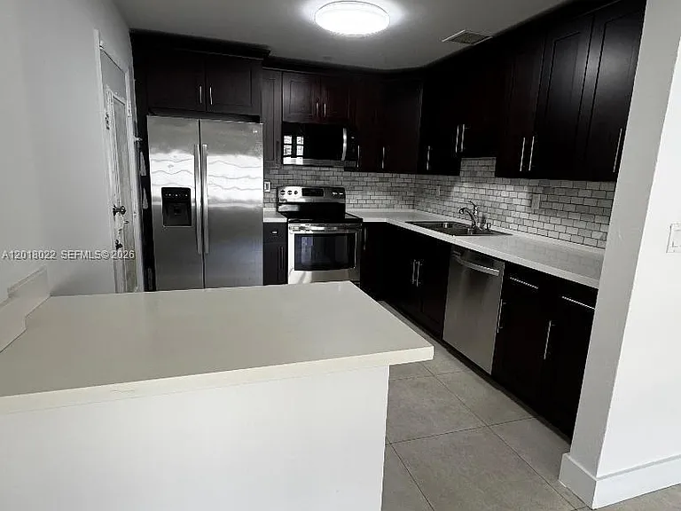 5401 SW 77th Ct #206E — Photo 10